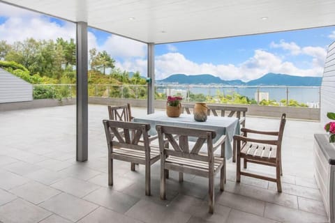 2 bedroom apartment, with terrace | Terrace/patio