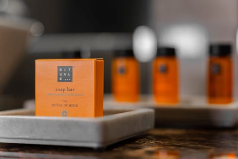 In-room safe, desk, iron/ironing board, free WiFi