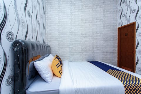 Double Room | Desk, free WiFi, bed sheets