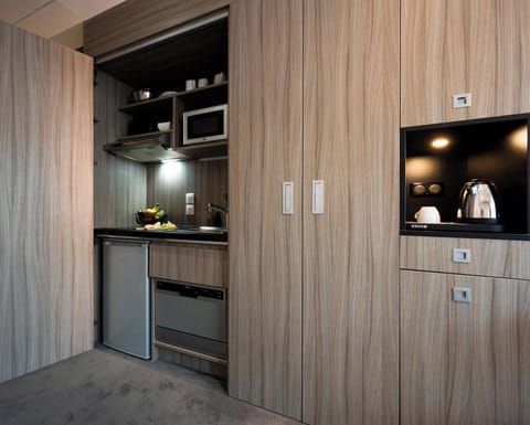 Studio | Private kitchen | Coffee/tea maker, electric kettle, toaster