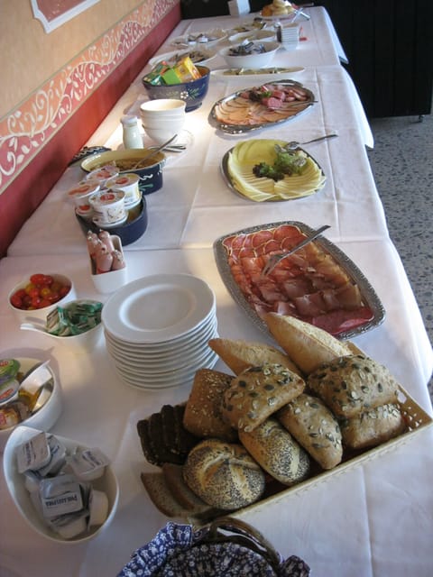 Daily buffet breakfast for a fee