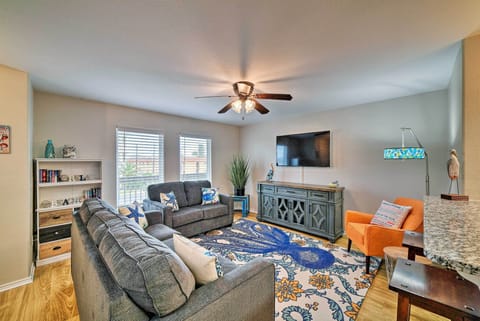 Corpus Christi Vacation Rental | 2BR | 2BA | 972 Sq Ft | Stairs Required