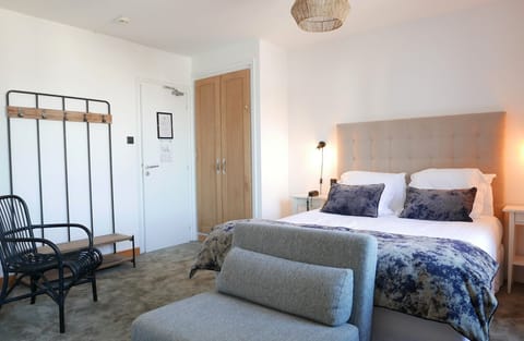 Premium Double Room, Sea View | Individually decorated, individually furnished, laptop workspace