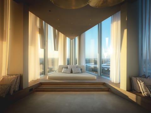Sauna, steam room