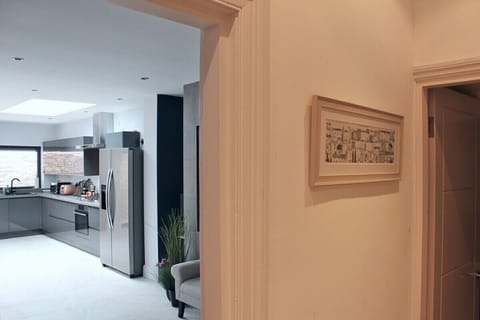 House, 4 Bedrooms (Sleeps 11) | Lounge