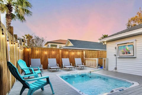Welcome to Zula Breeze @Miramar Beach/Destin. Just 3-4min walk to the private beach access  Private heated Pool/Hot Tub - 8ft by 14ft.
