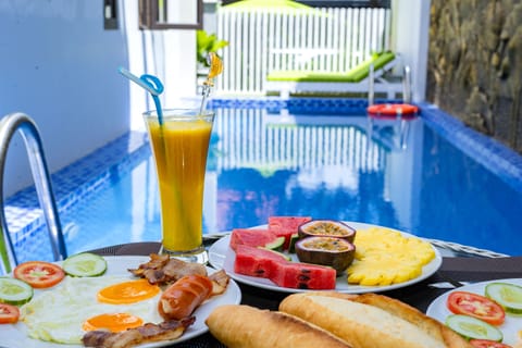 Daily local cuisine breakfast for a fee