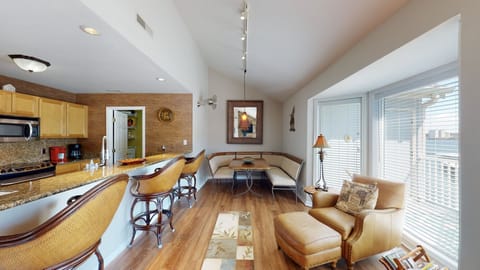 BREAKFAST BAR AND DINING AREA