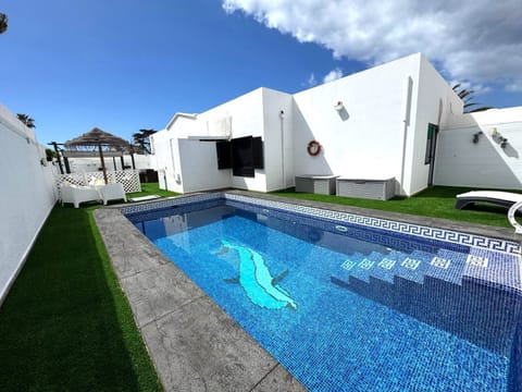 gated super warm heated gated pool to a min 28 degrees at all times