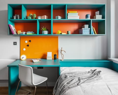 Desk, laptop workspace, iron/ironing board, free WiFi