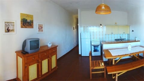 Apartment, 2 Bedrooms | In-room dining