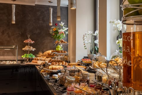 Daily continental breakfast for a fee