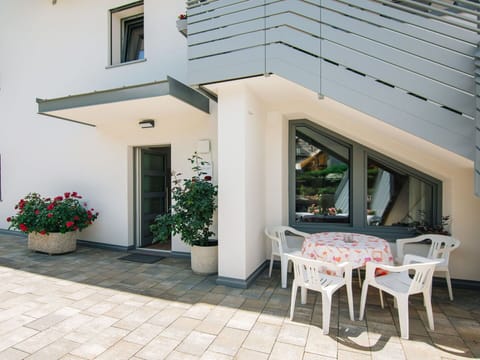 Plant, Building, Flower, Furniture, Table, Window, Flowerpot, Houseplant, Chair, Shade