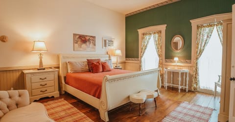 Historic charm. King size bedroom suite.