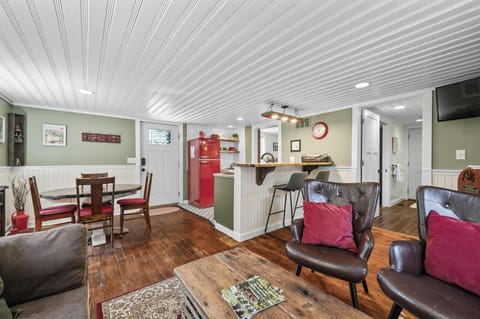 Gracious decor Wall mounted TV