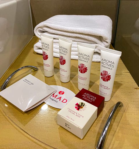 Executive Room, 1 King Bed, Non Smoking | Room amenity