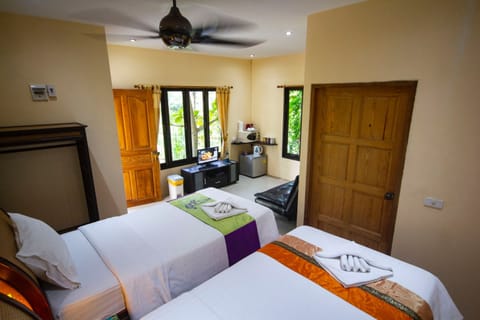 Villa, 1 Bedroom, Non Smoking, Kitchen | 1 bedroom, individually decorated, desk, free WiFi