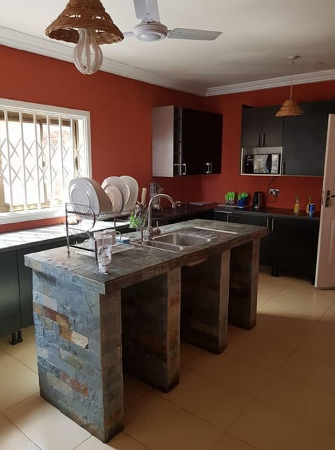 Twin Room | Shared kitchen | Shared fridge, shared microwave, oven, stovetop