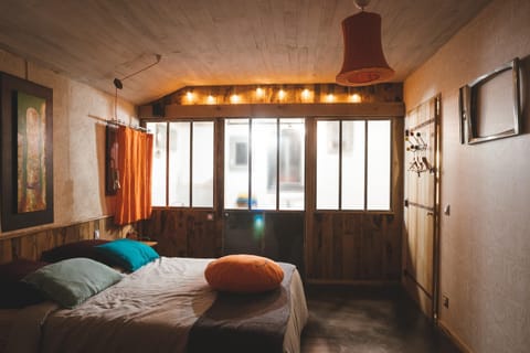 Cottage, Accessible (Chez Suzanne) | Individually decorated, individually furnished, desk, blackout drapes