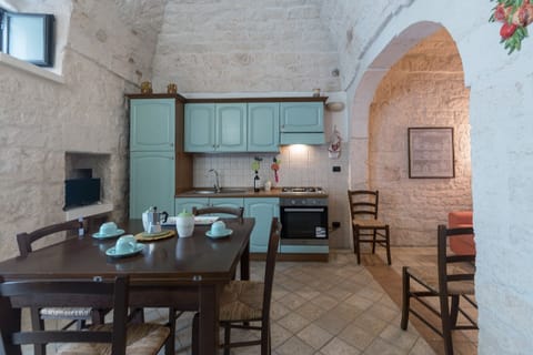 Apartment, 1 Bedroom | In-room dining