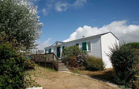 You will love to escape to our cozy mobile home rentals!