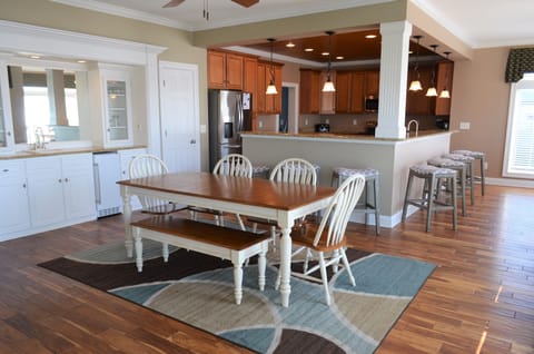 Wet Bar off Living Room
