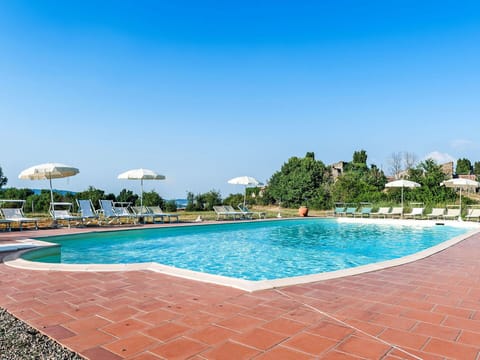 Water, Sky, Plant, Property, Swimming Pool, Tree, Azure, Rectangle, Outdoor Furniture, Umbrella