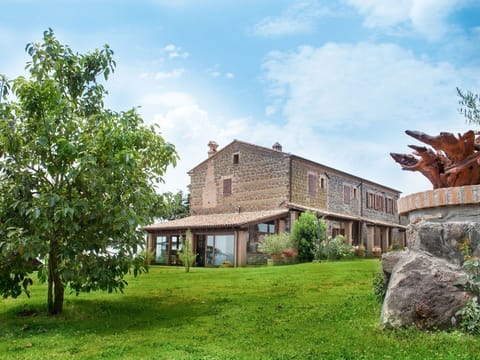 Property, House, Estate, Building, Home, Farmhouse, Cottage, Architecture, Real Estate, Tree