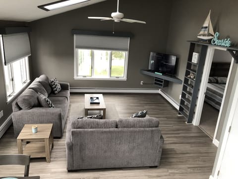 Upstairs living room 
