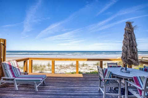 Spacious deck that overlooks the ocean.