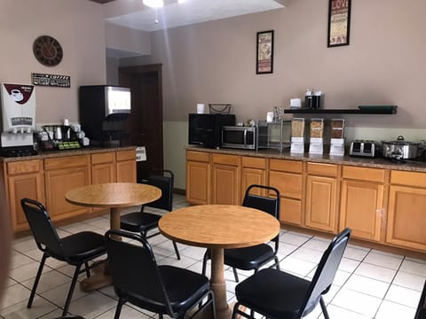 Free daily continental breakfast