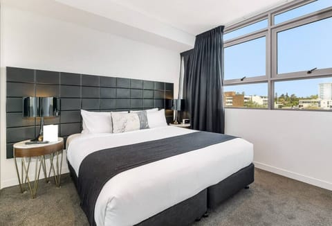 king size bed