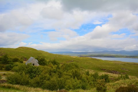 Diubaig House - tranquil, spacious, panoramic loch views, secluded 3-acre garden House in Scotland