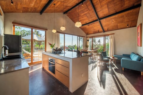 Apartment with balcony, 3 Bedrooms (5 Adults) | Private kitchen | Electric kettle