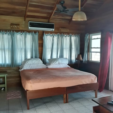 Cabin, Kitchenette, Sea View | In-room safe, individually furnished, iron/ironing board, free WiFi