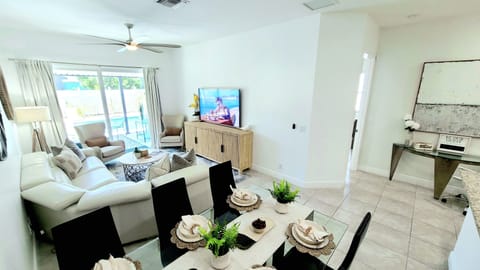 Welcome to Hibiscus Villa