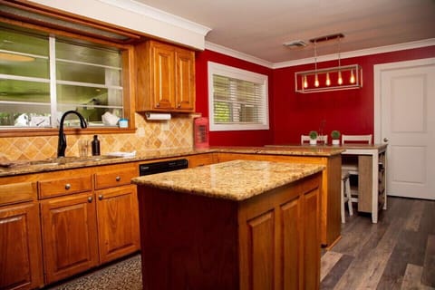 Open kitchen & dining