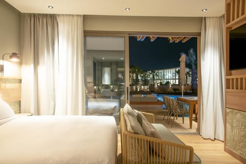 Classic Double Room (with Pool Access) | Free minibar, in-room safe, desk, blackout drapes