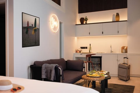 Appartement | Private kitchen | Shared fridge, shared microwave, highchair