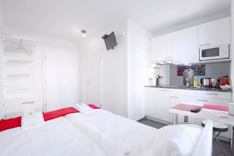 Studio, Kitchen | Bed sheets