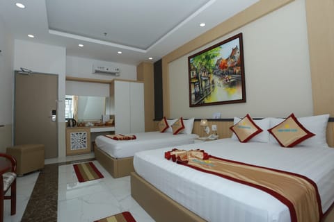 Minibar, desk, soundproofing, free WiFi