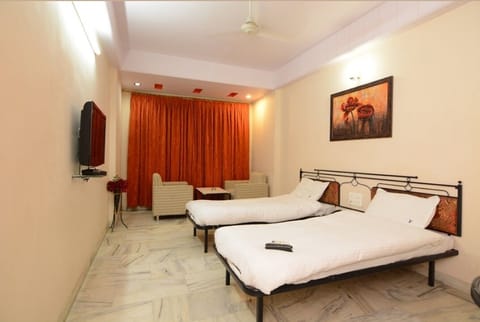 Executive Room, 1 King Bed | Free WiFi