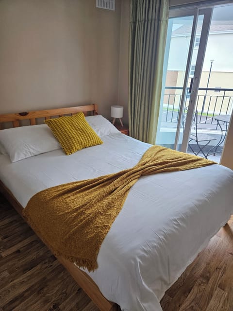 6 bedrooms, iron/ironing board, free WiFi, bed sheets