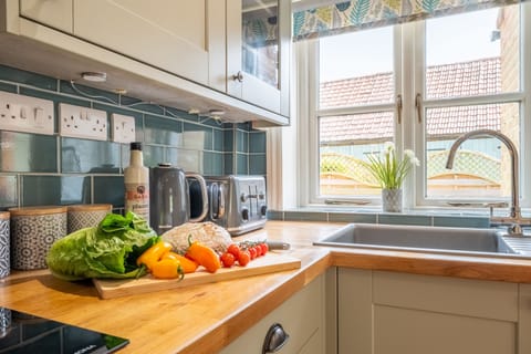 Ground floor: Kitchen detail