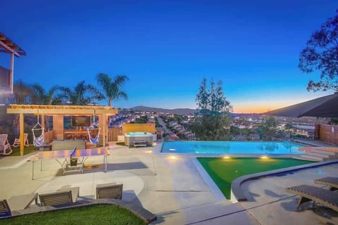 Plenty of lights keep the backyard well-illuminated even at night!