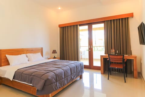 Deluxe Double Room | Desk, blackout drapes, free WiFi, bed sheets