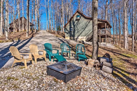 Burkesville Vacation Rental | 2BR | 1BA | 900 Sq Ft | Stairs Required