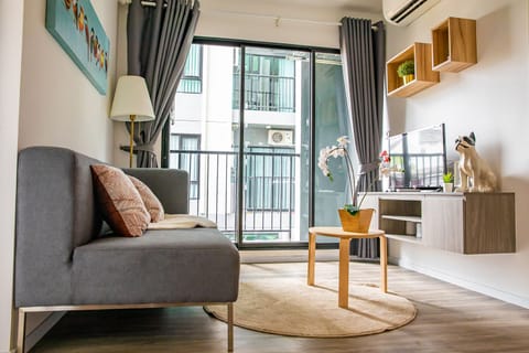 Comfort Apartment, 2 Bedrooms | Living area | LED TV
