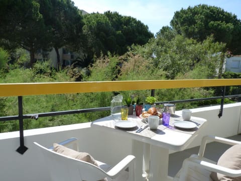 Pleasant loggia with view of the pines to enjoy sunny breakfasts