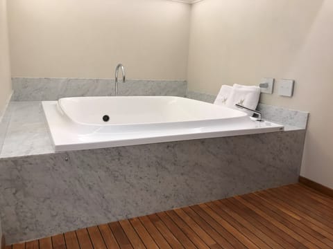 Suite, Jetted Tub | Jetted tub